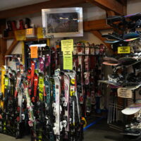 Consignment skis and snowboards 
